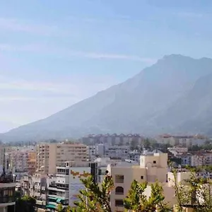 Apartamento Large Modern Beach Front Apartment, Rooftop Pool!!, Marbella
